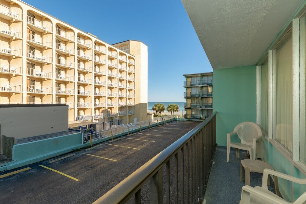 Фото Beach Club at Montego Inn