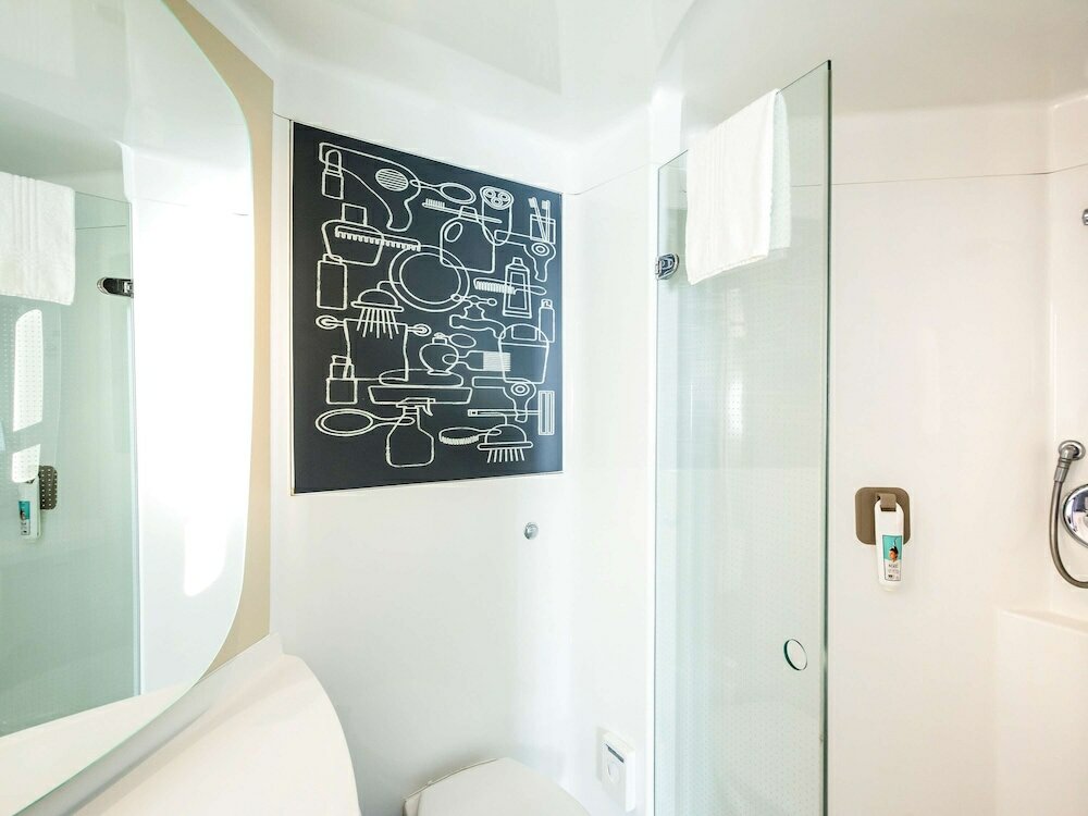 Фото Ibis London Elstree Borehamwood