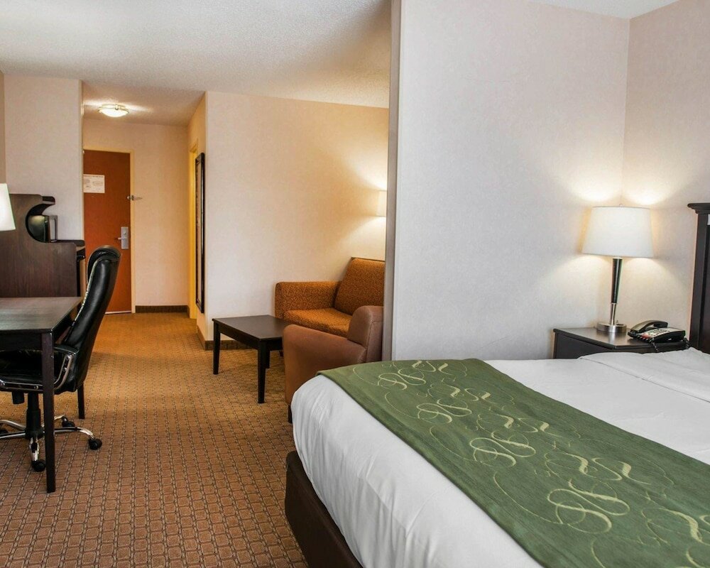 Фото Comfort Suites Southport