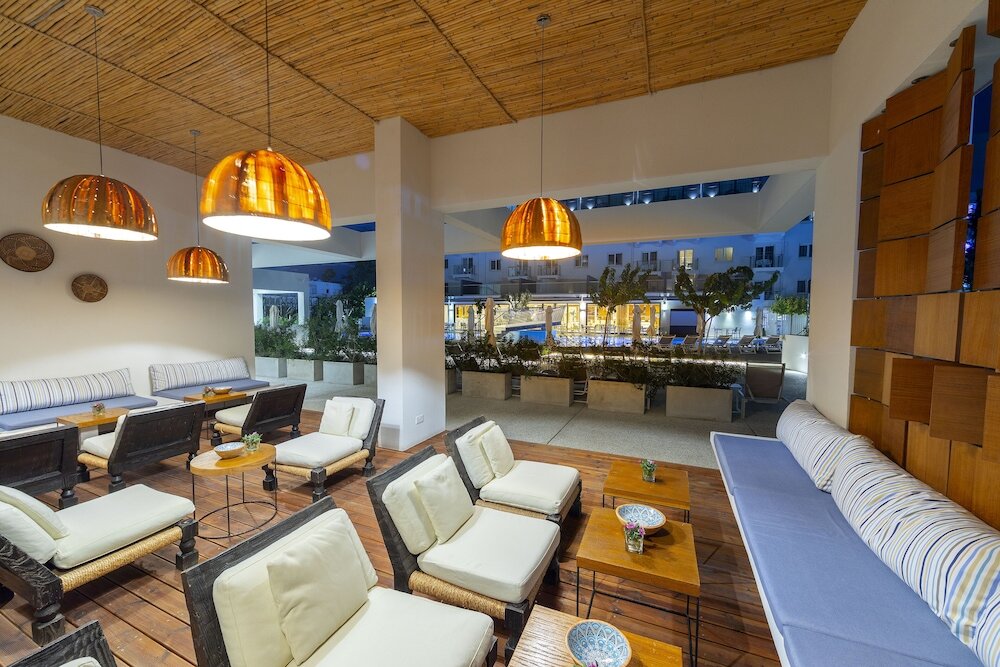 Фото Anemi Hotel & Suites