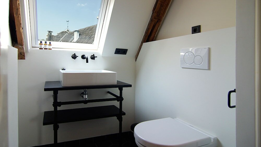 Фото The Bolster