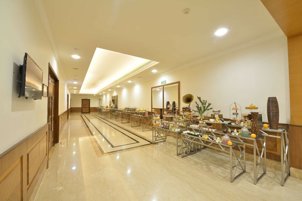 Фото Ramada Plaza by Wyndham Chennai