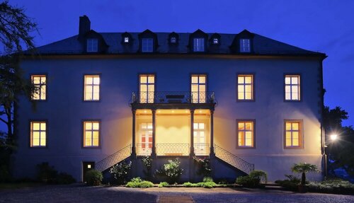 Гостиница Hotel Brunnenhaus Schloss Landau