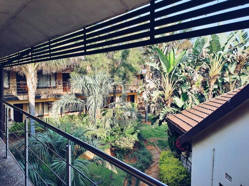 Фото Ecotel Premier Lodge & Conference Centre