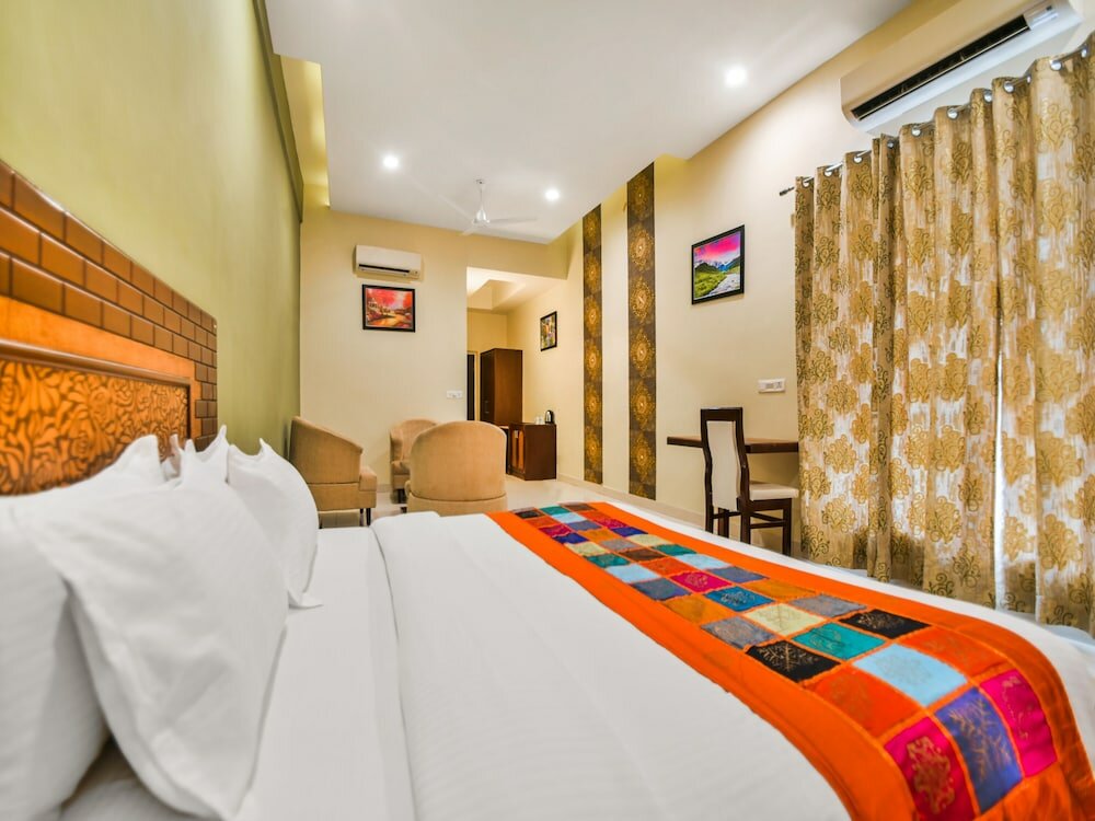 Фото Hotel Amrit Manthan