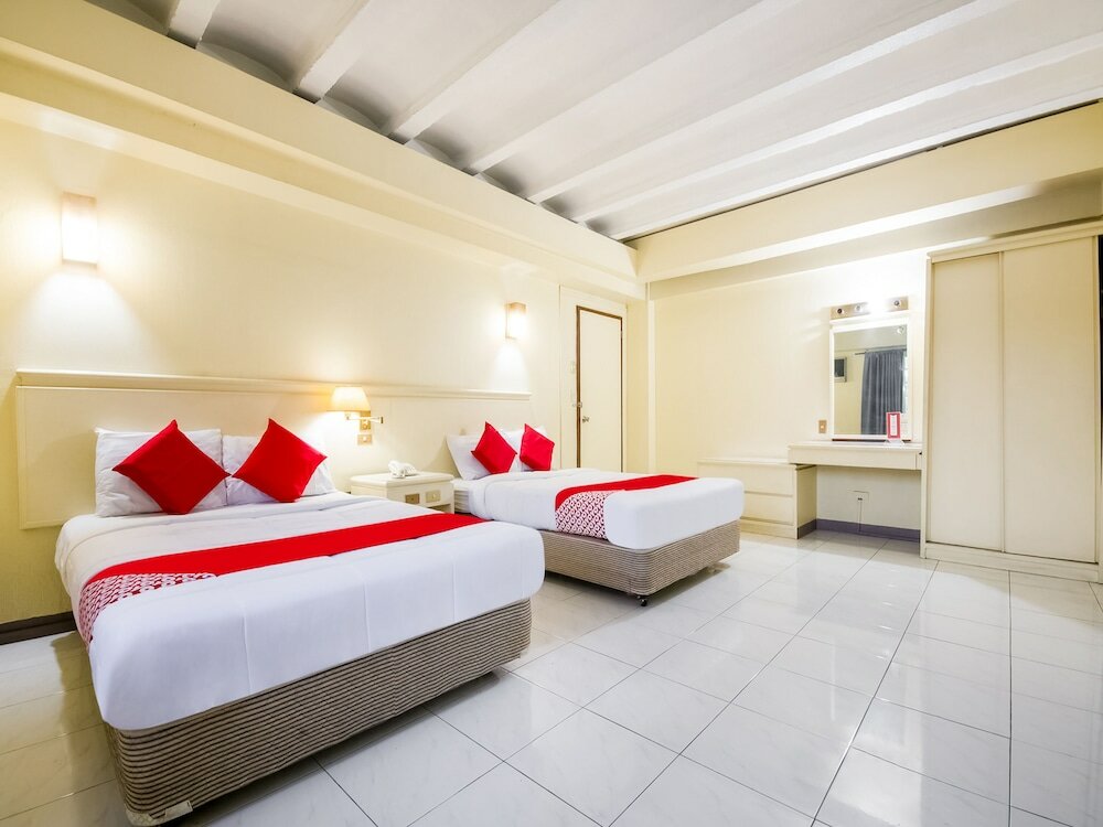 Фото Vaccinated Staff - Capital O 465 Ford's Inn