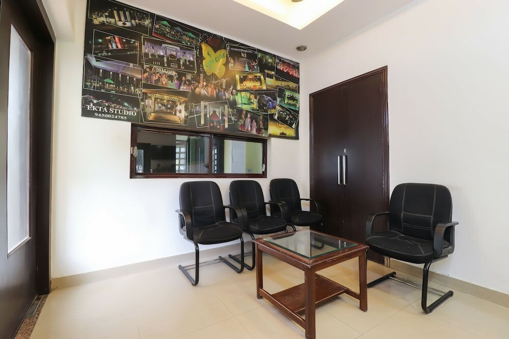 Фото Oyo 60162 City Club & Hotels