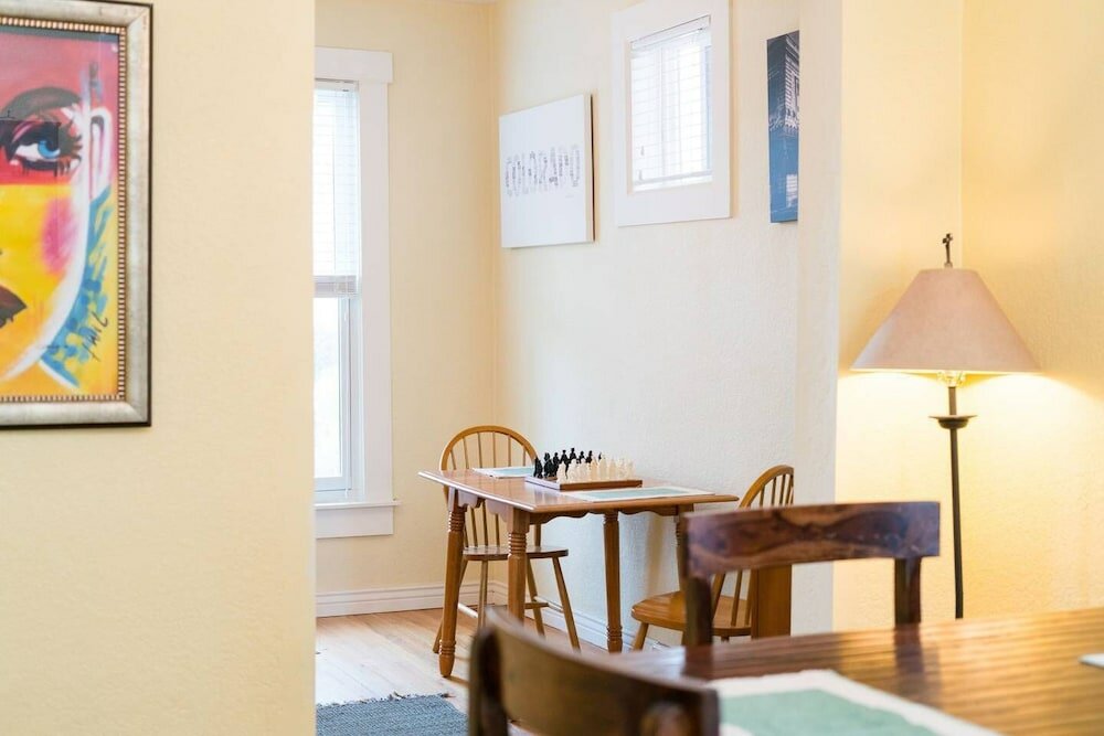 Фото Artisan Victorian Spacious Backyard Great Location