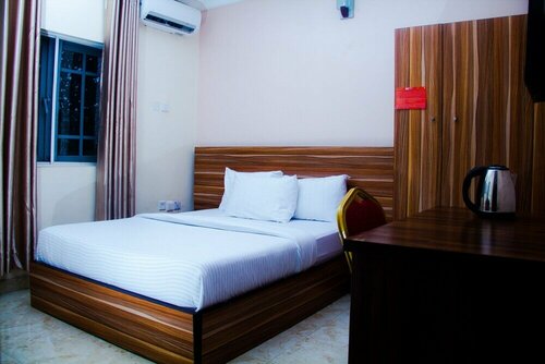 Гостиница Beneville Hotel and Apartment в Калабаре