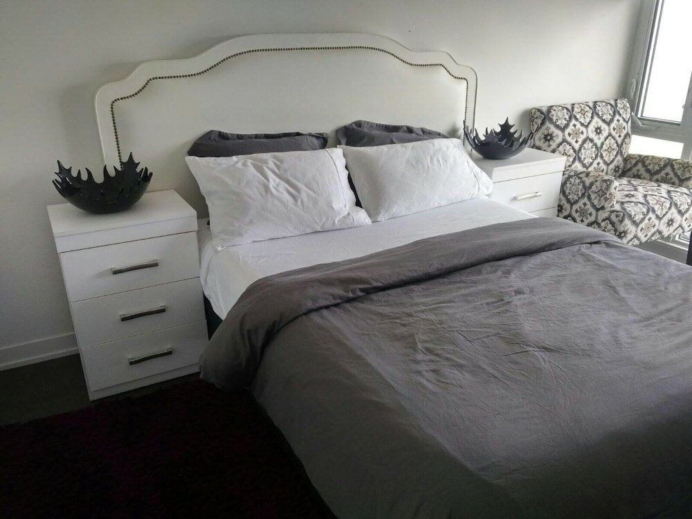 Фото Midnight Suites