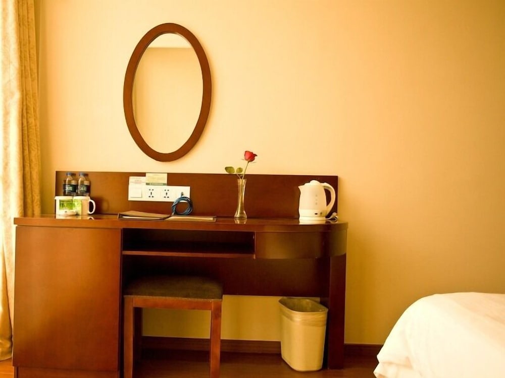 Фото Greentree Inn Suzhou Qimen North Street Likou Hotel