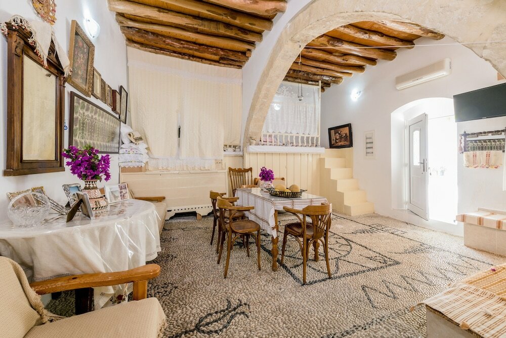 Фото Kamariko Traditional House