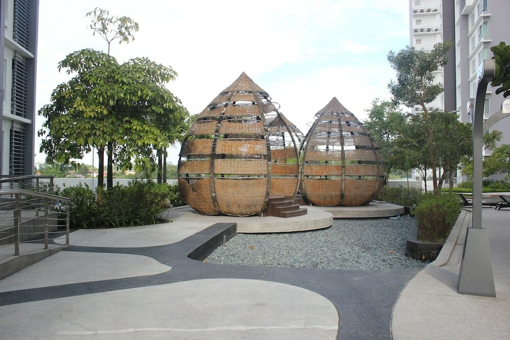 Фото City Living with Panoramic Sea Views at Danga Bay