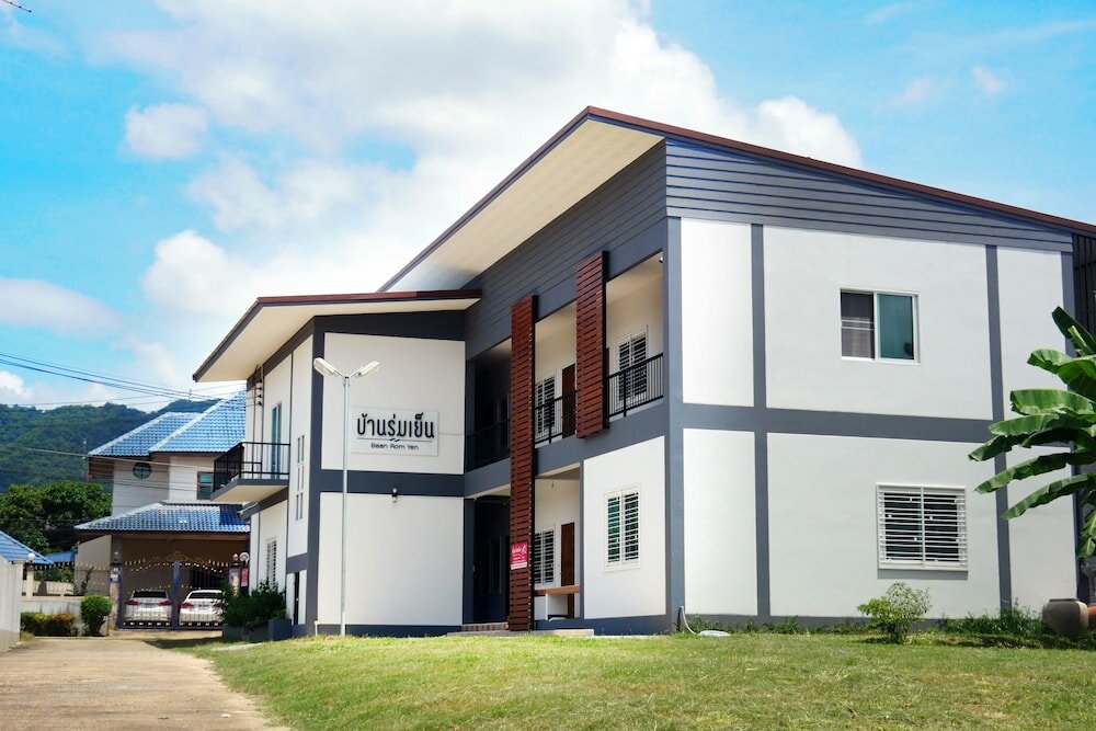 Фото Bann Romyen Klang Dong