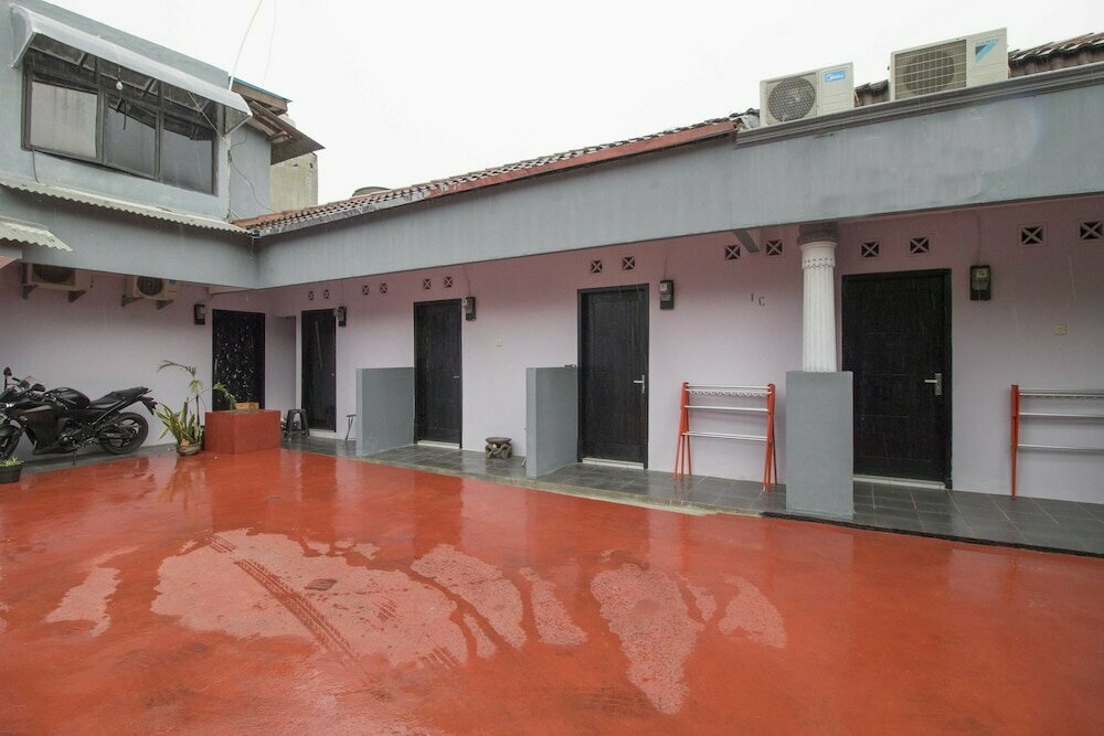 Hotel RedDoorz @ Pondok Bambu, Jakarta, photo