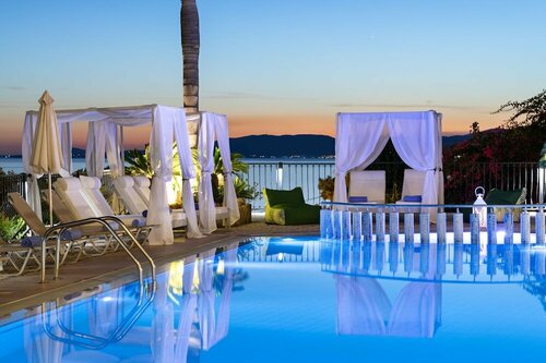 Гостиница Pefkos View Suites & Maisonette