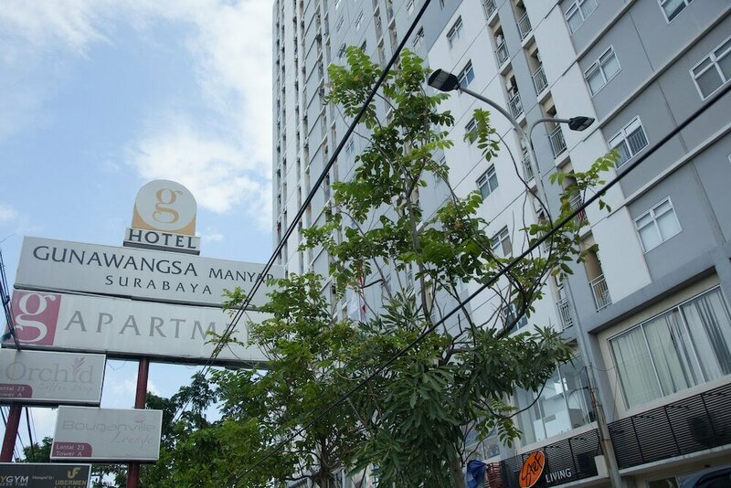 Гостиница RedDoorz Apartment @ Manyar Street в Сурабае