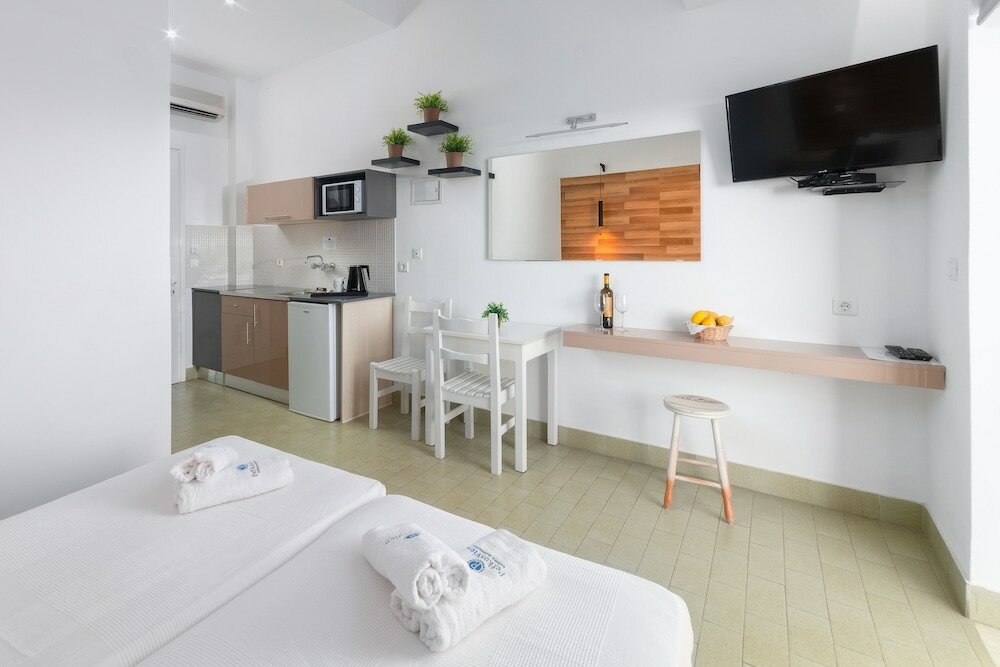 Фото Pefkos View Suites & Maisonette