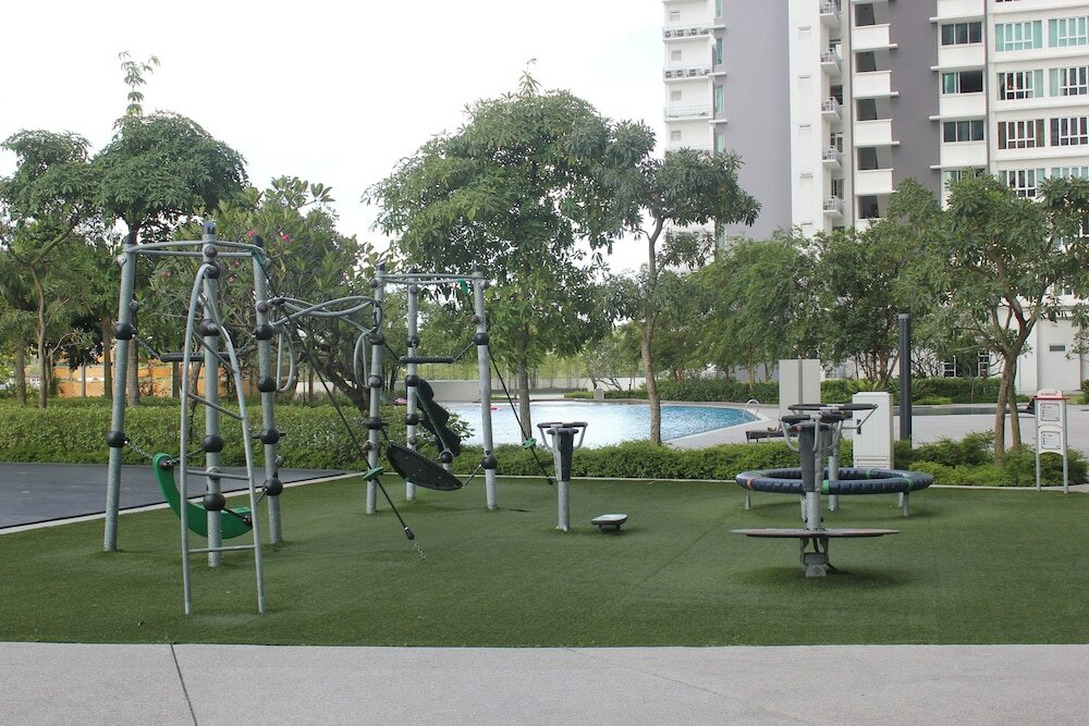 Фото City Living with Panoramic Sea Views at Danga Bay