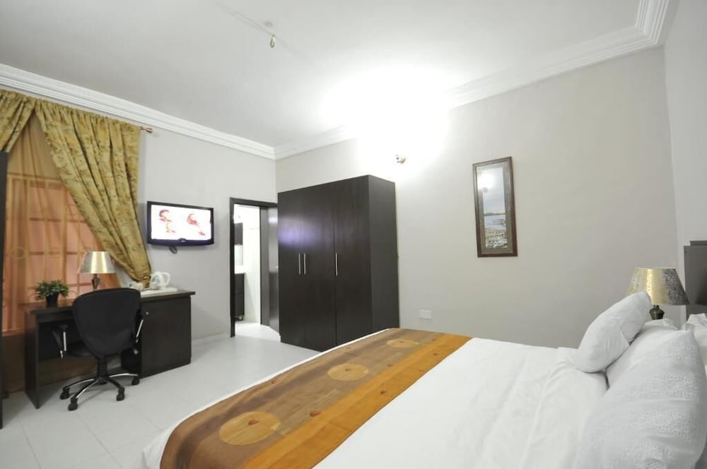 Фото Sheer Luxury Apartments & Suites