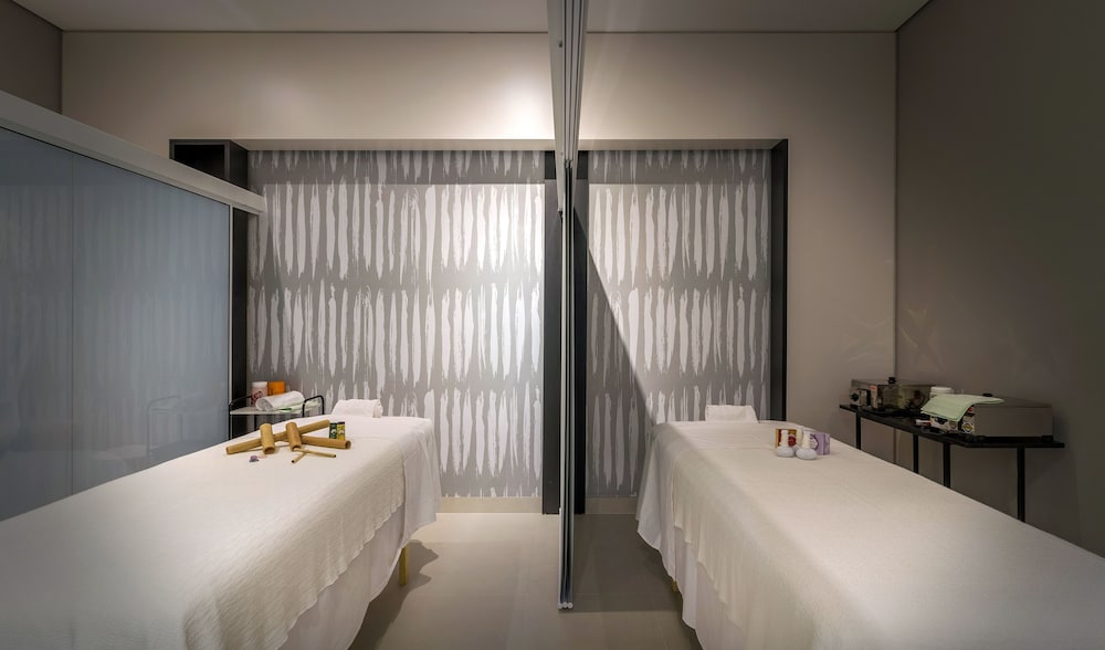 Фото Nh Curitiba The Five