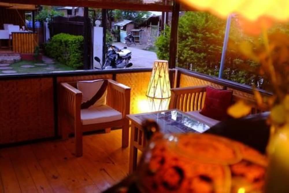 Фото Palace Nyaung Shwe Guest House