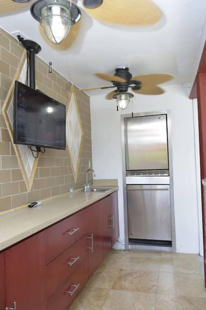 Фото 2 Bedroom Homes in North Miami by Tmg