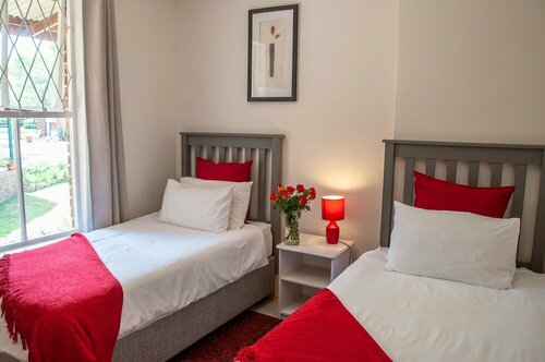Гостиница Rustic Manor Bed And Breakfast в Кейптауне