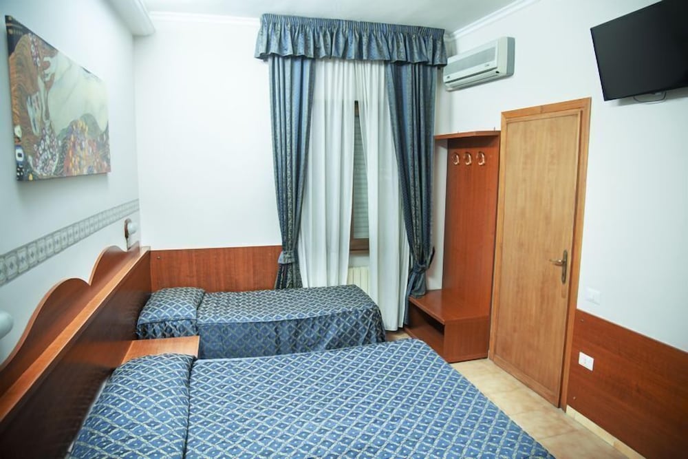 Фото Camp's Hotel