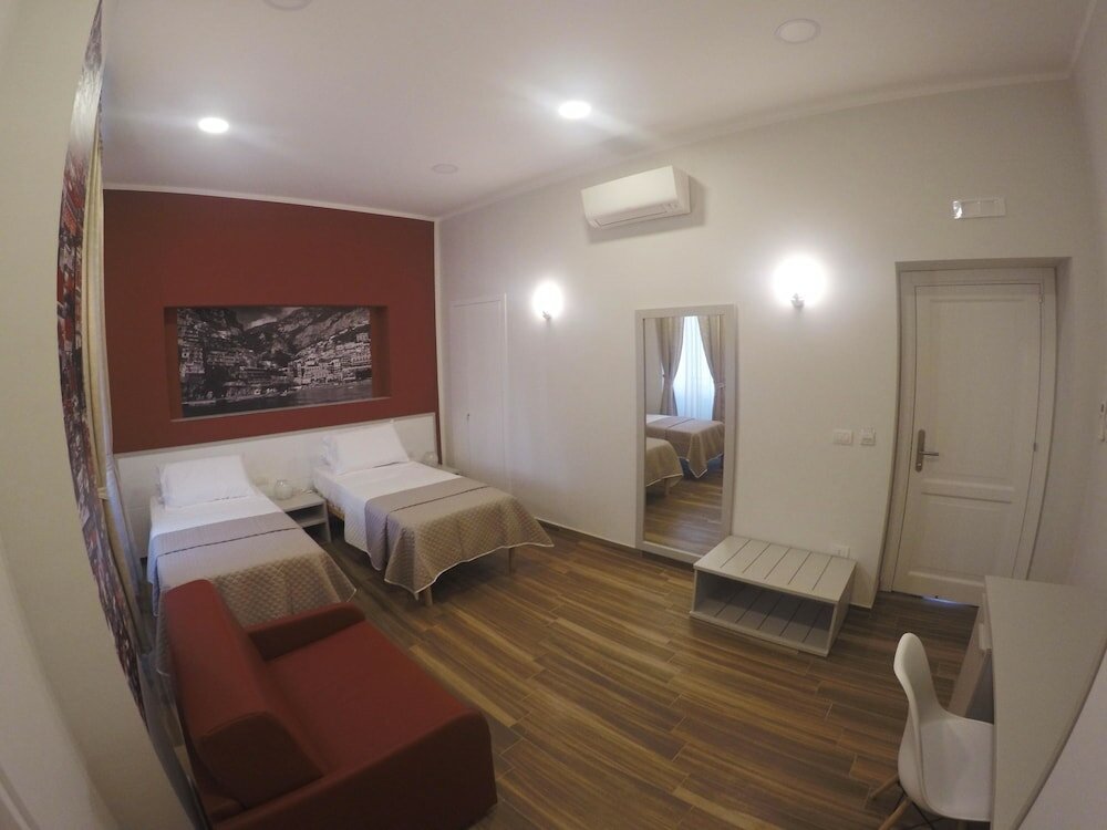 Фото Rooms Stazione Centrale