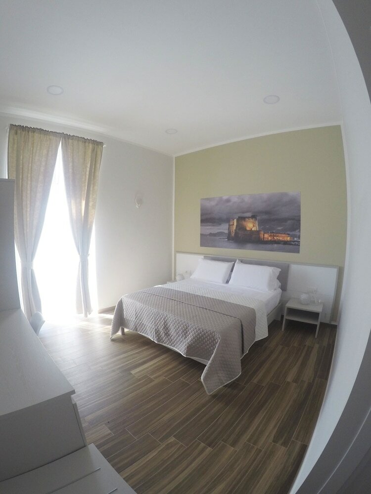 Фото Rooms Stazione Centrale