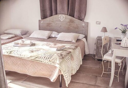 Гостиница Lady B bed & breakfast в Неаполе