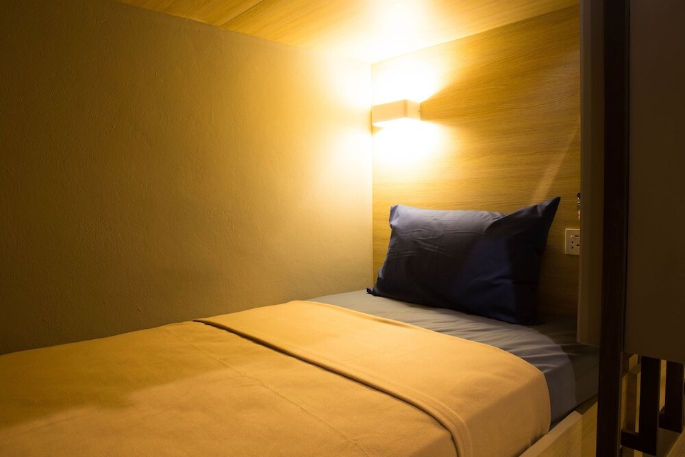 Фото Bed Box Khaosarn Hostel