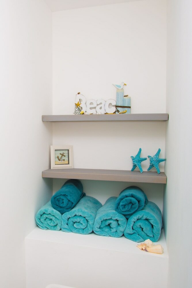 Фото Bellevue Suites - Adults Only