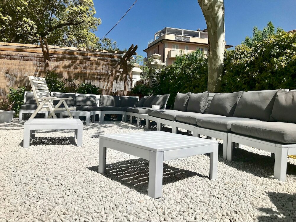 Фото Petit Hotel