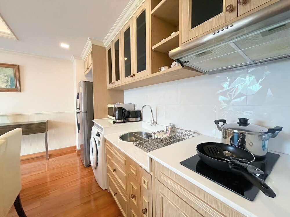 Фото Aspira Hana Executive Apartment Thonglor