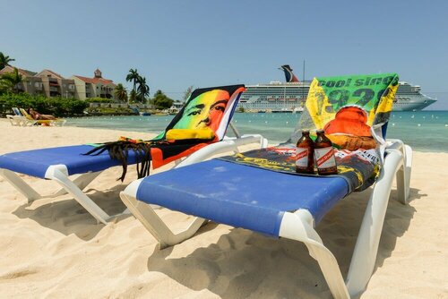 Гостиница SandCastles Deluxe Beach Resort в Очо-Риос