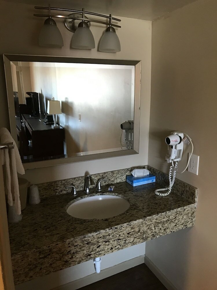 Фото Allen Park Motor Lodge