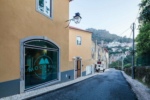 Гостиница Moon Hill Hostel в Португалии