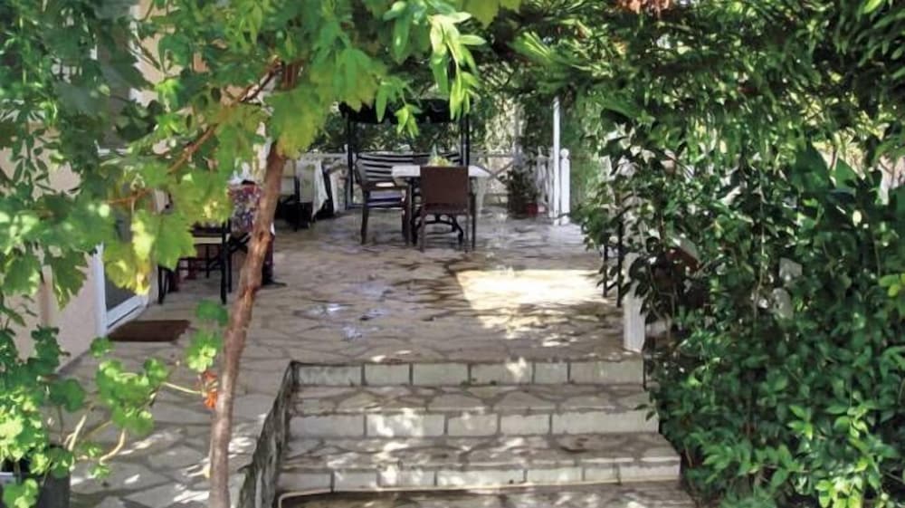 Фото Gyra Villas