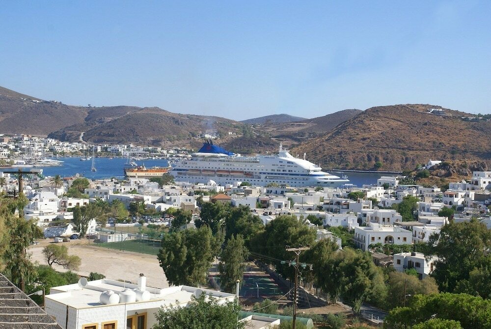 Фото отеля 2