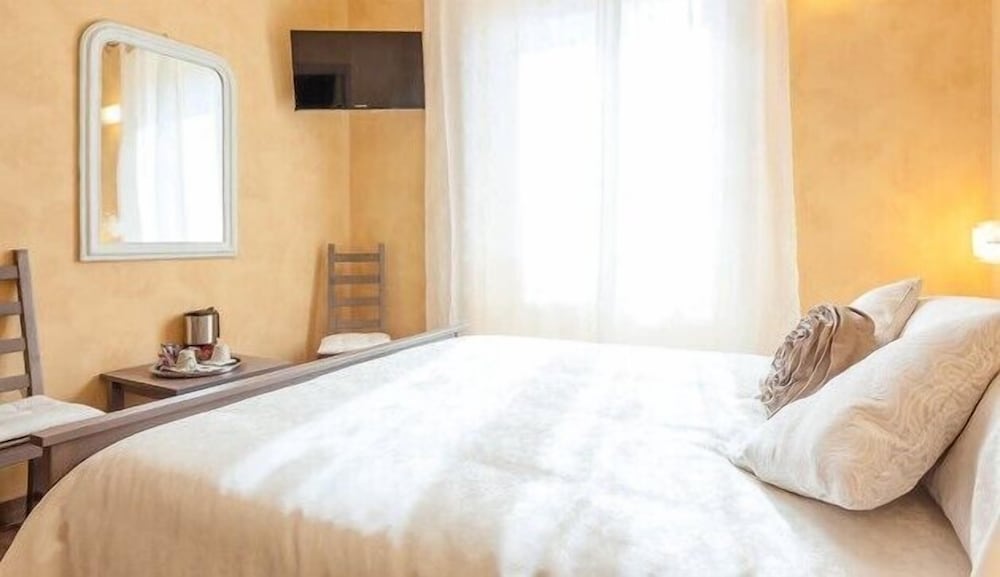 Фото Domus Solis San Pietro