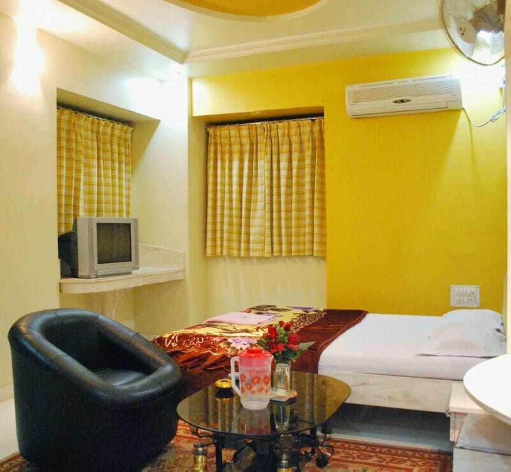 Фото Hotel Nanashree Grand