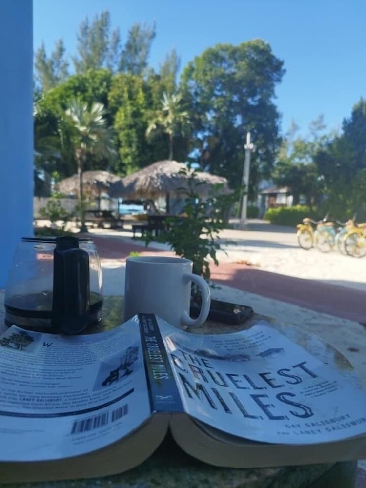 Фото Coral Harbour Beach House And Villas