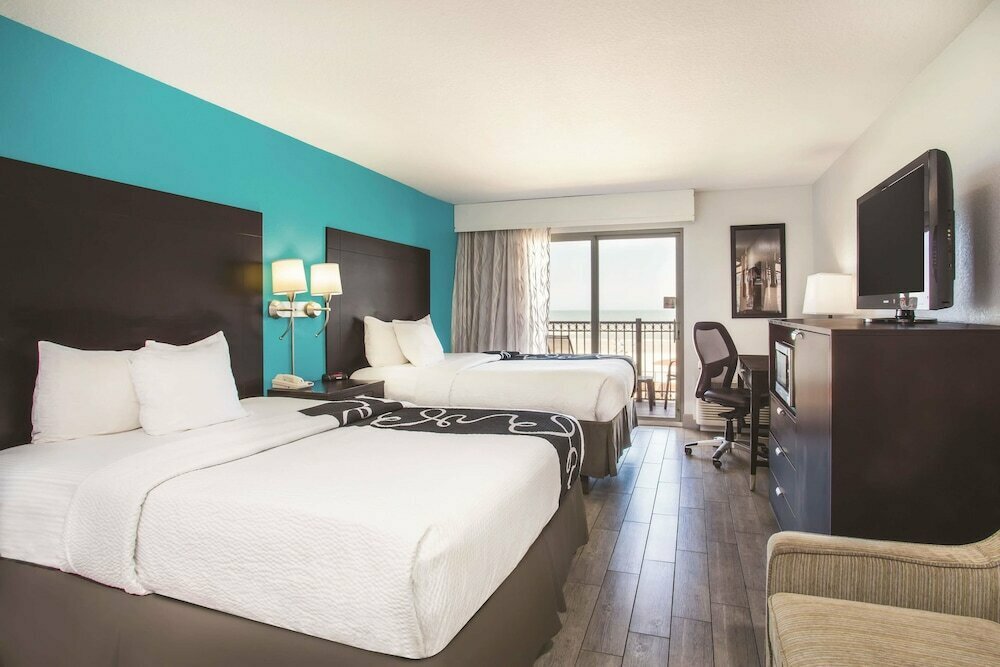 Hotel 3 Beds Luxury Oceanfront Kitchen Ideal 4 Long Stay, Daytona Beach, photo