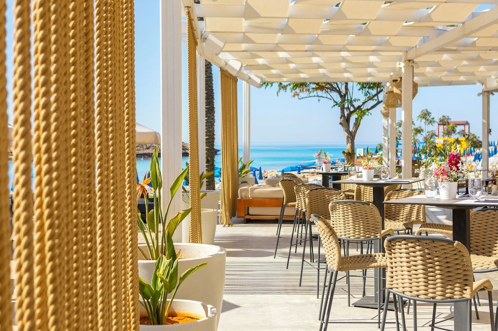 Фото Pavlo Napa Beach Hotel