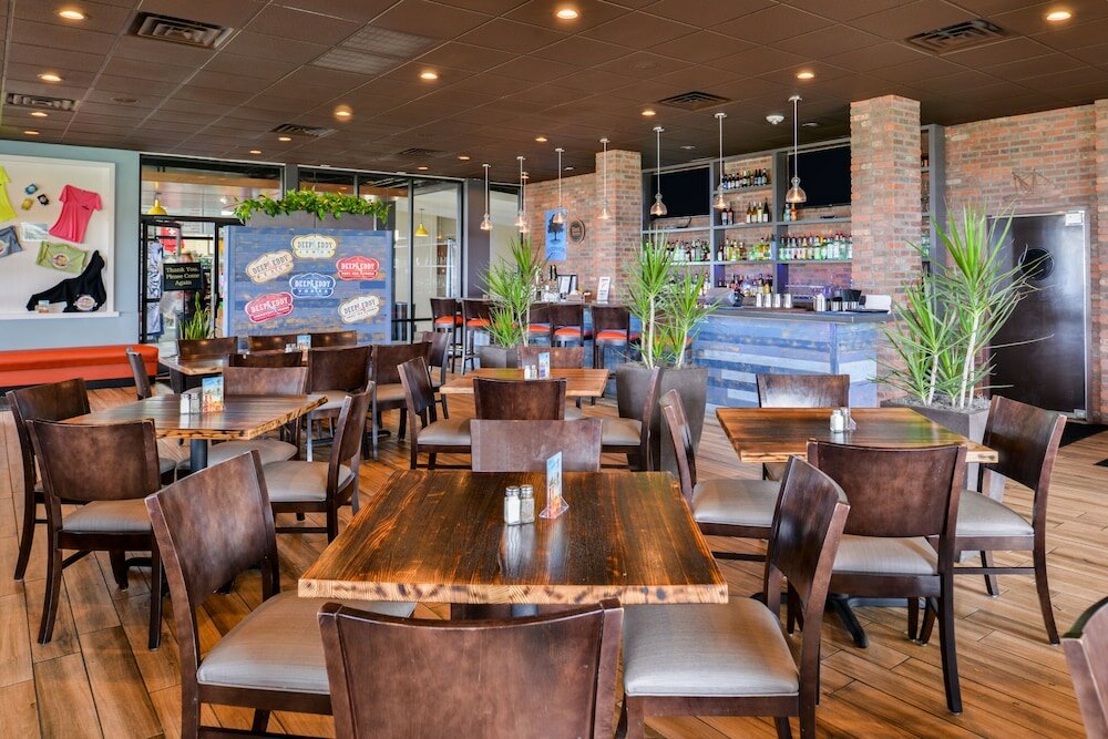 Фото Four Points by Sheraton Virginia Beach Oceanfront