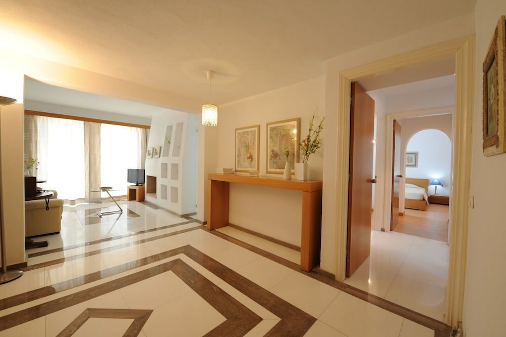 Фото Cape Kanapitsa Hotel & Suites