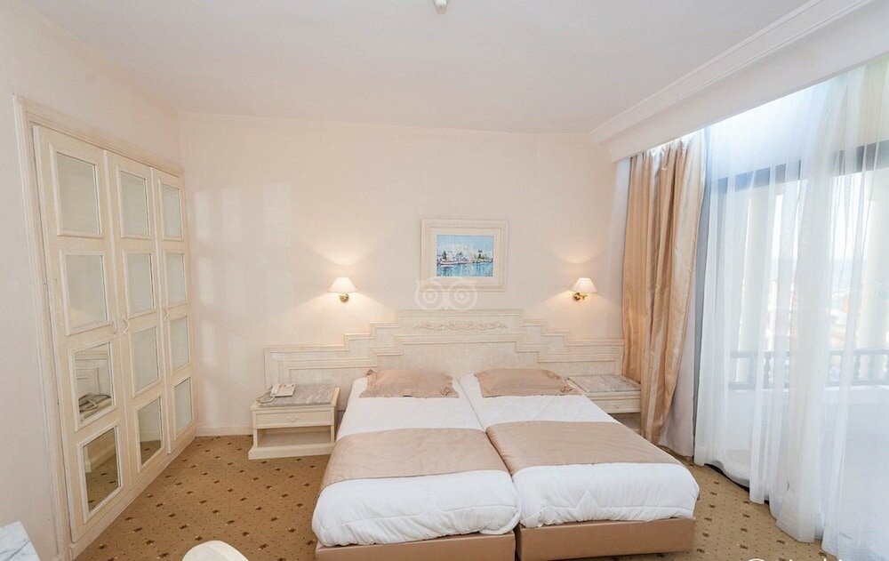 Фото L'Orient Palace Resort and SPA