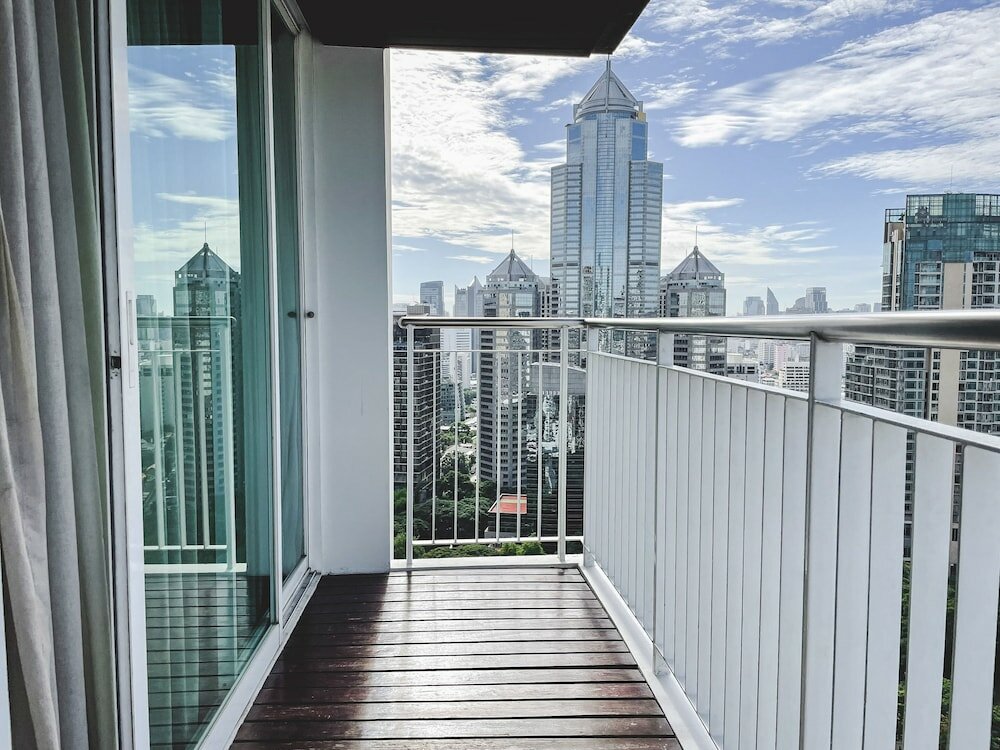 Фото Urbana Langsuan Hotel